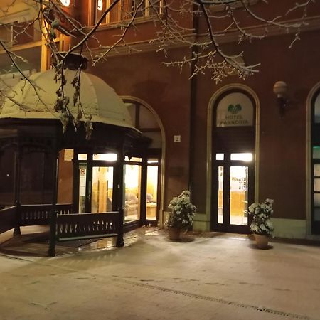 Hotel Pannonia มิชโคลซ์ ภายนอก รูปภาพ