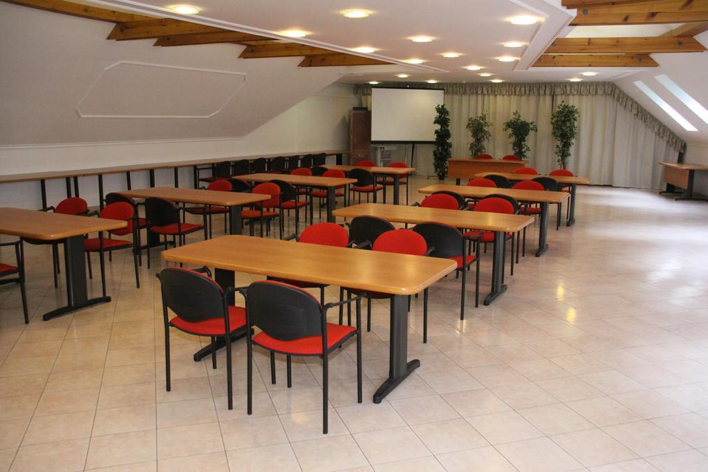 Hotel Pannonia มิชโคลซ์ ภายนอก รูปภาพ