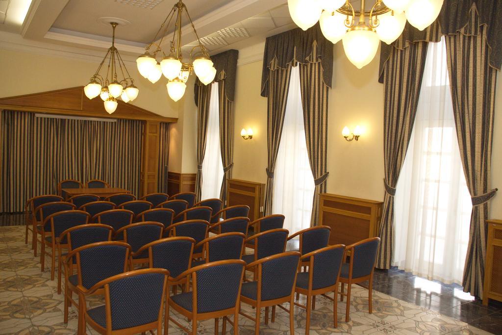 Hotel Pannonia มิชโคลซ์ ภายนอก รูปภาพ