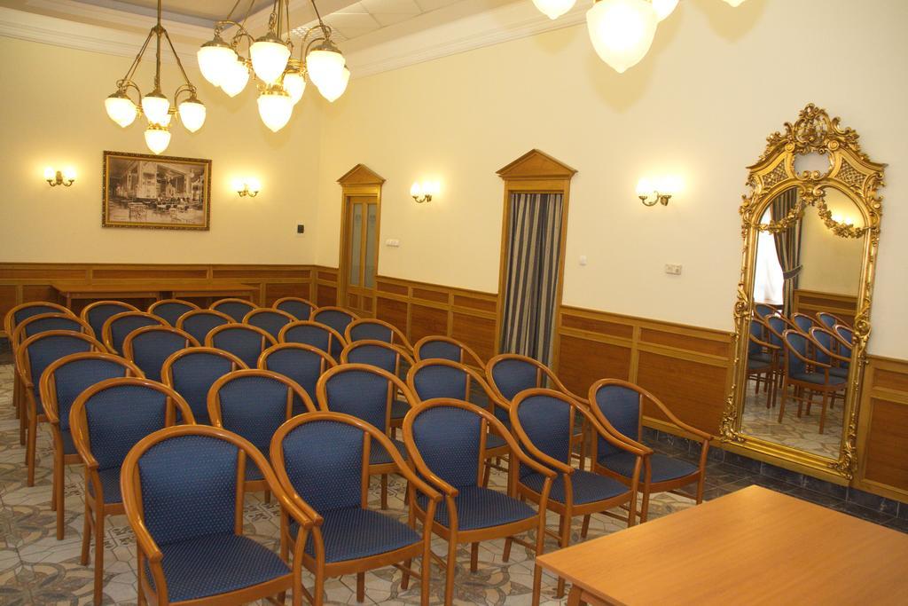 Hotel Pannonia มิชโคลซ์ ภายนอก รูปภาพ