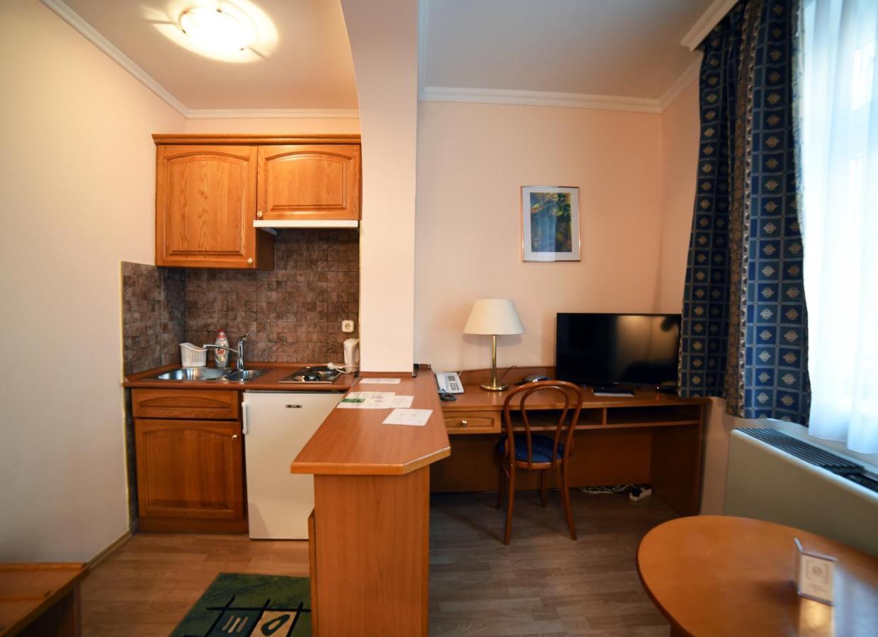 Hotel Pannonia มิชโคลซ์ ภายนอก รูปภาพ
