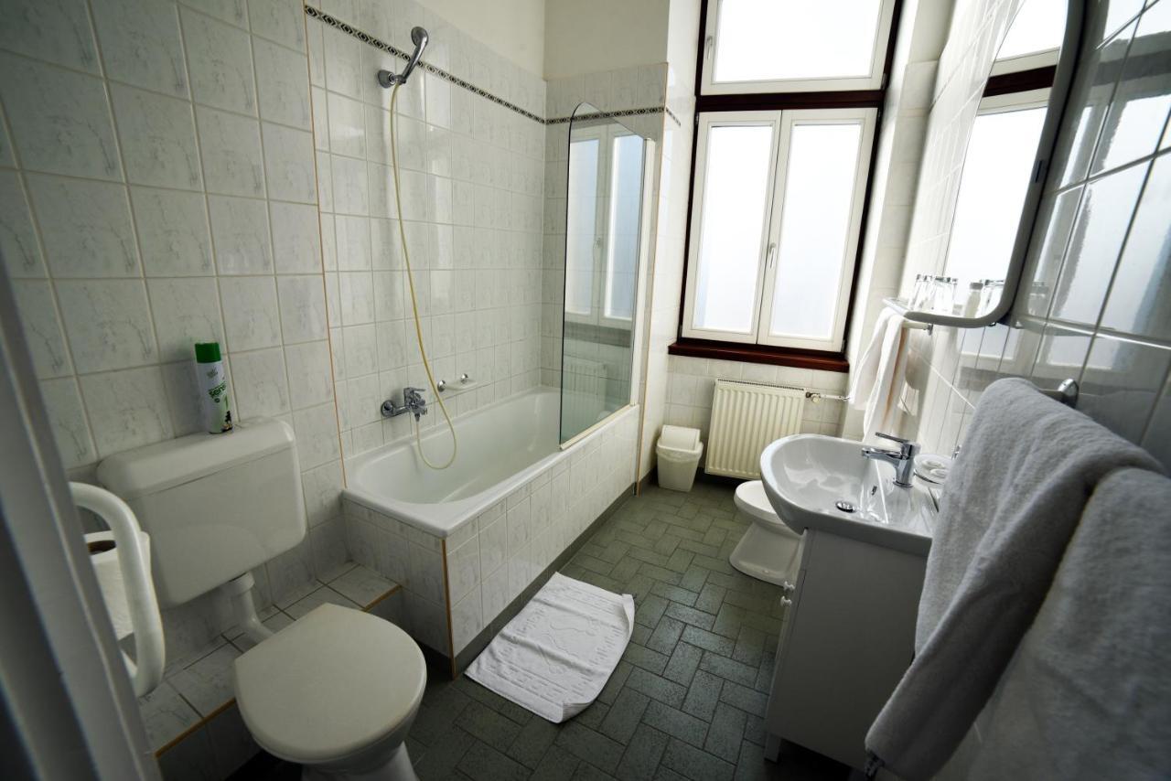 Hotel Pannonia มิชโคลซ์ ภายนอก รูปภาพ