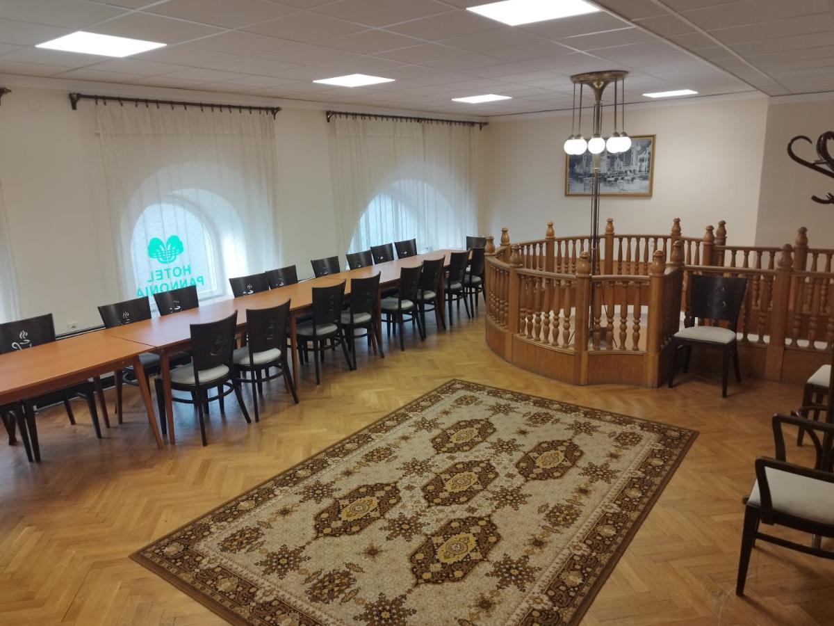 Hotel Pannonia มิชโคลซ์ ภายนอก รูปภาพ