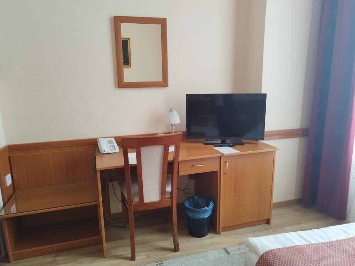 Hotel Pannonia มิชโคลซ์ ภายนอก รูปภาพ