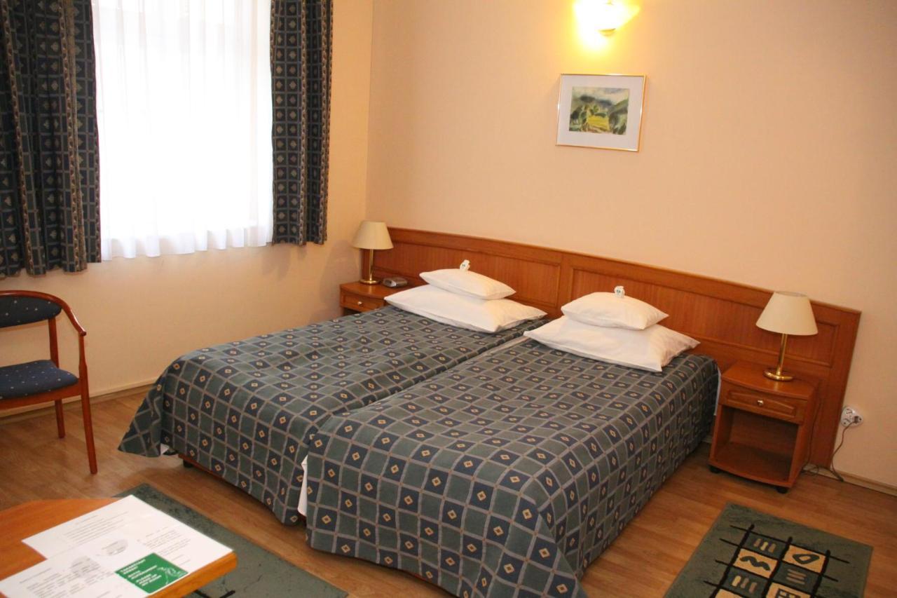 Hotel Pannonia มิชโคลซ์ ภายนอก รูปภาพ