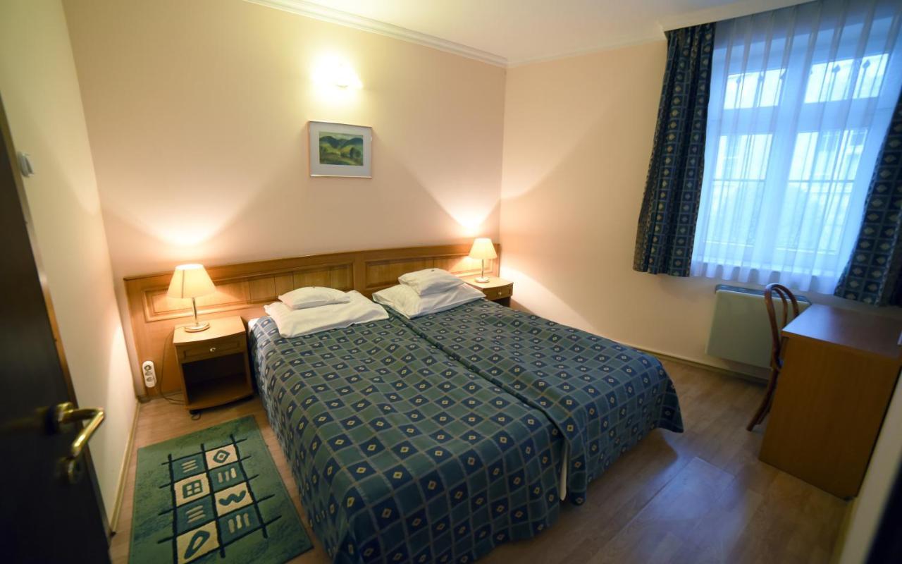 Hotel Pannonia มิชโคลซ์ ภายนอก รูปภาพ