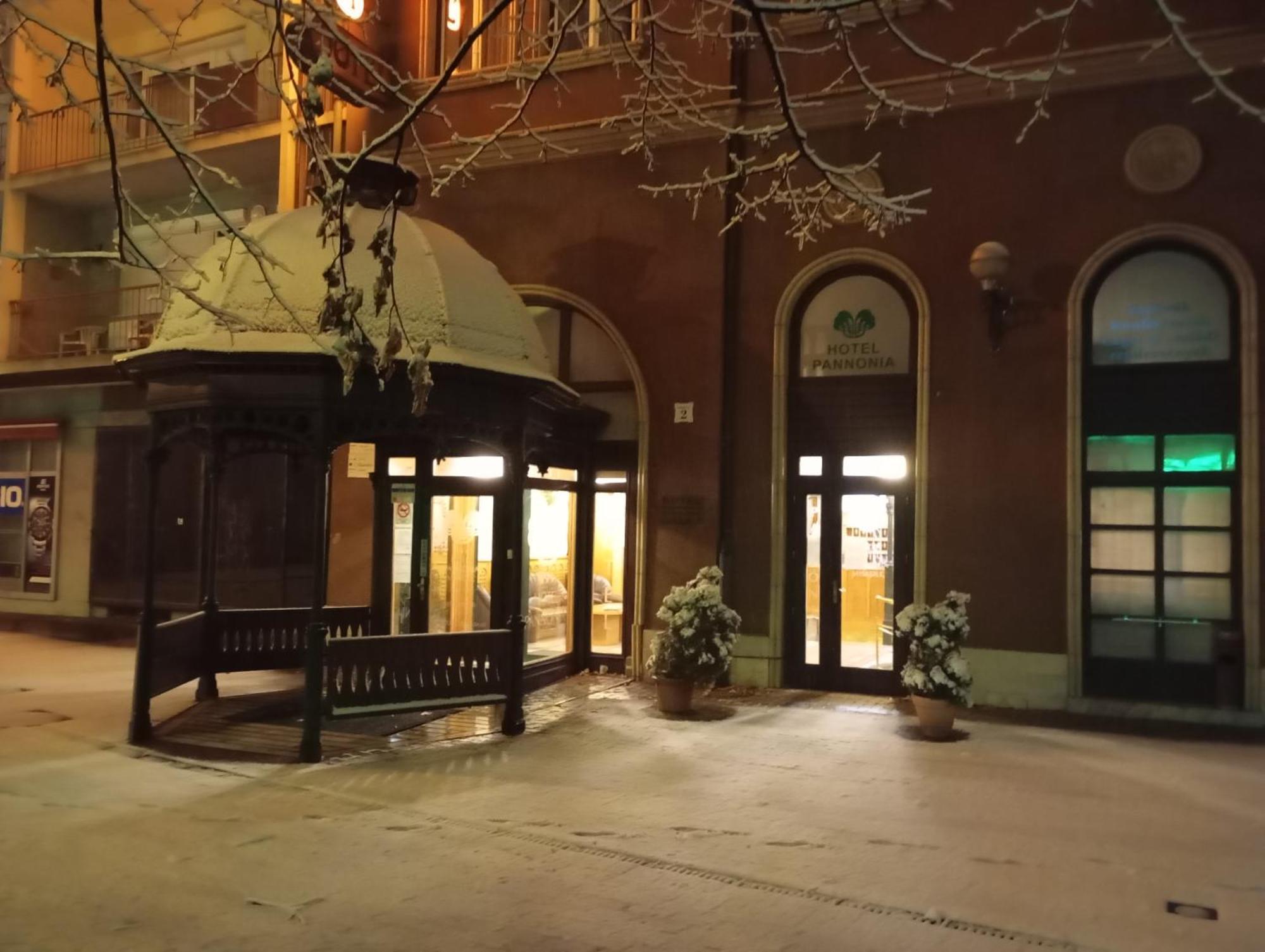 Hotel Pannonia มิชโคลซ์ ภายนอก รูปภาพ