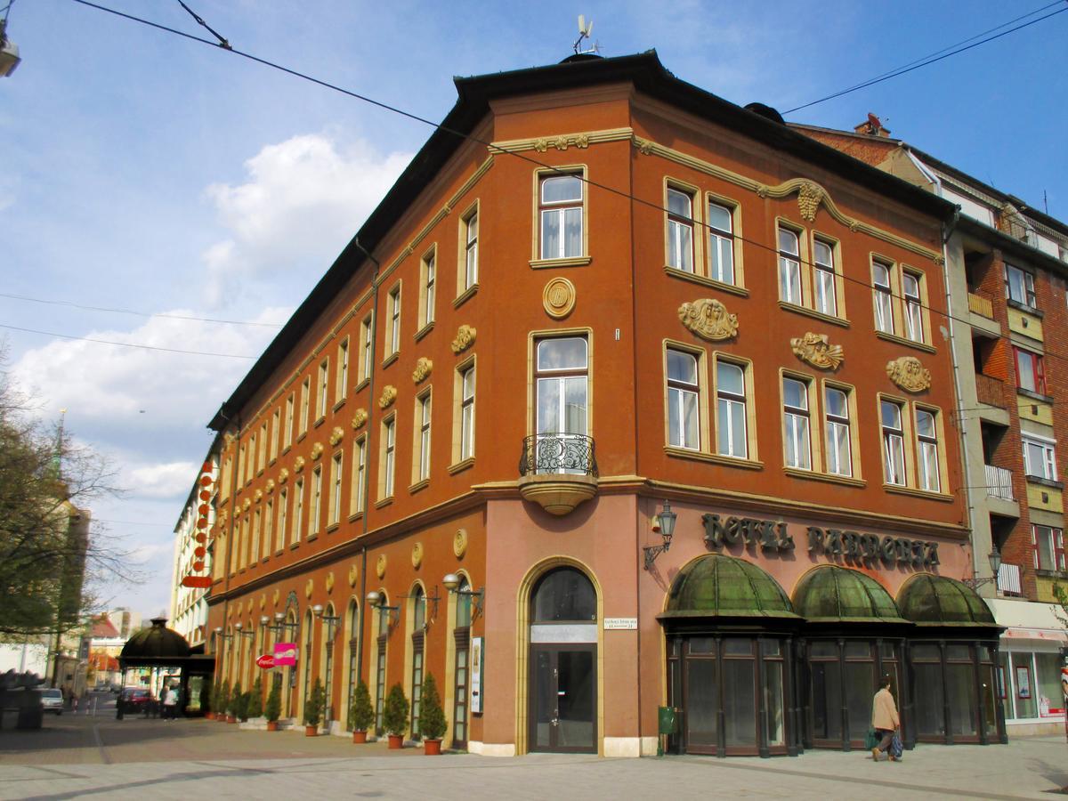 Hotel Pannonia มิชโคลซ์ ภายนอก รูปภาพ